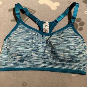 Padded sports bra sz M/L adjustable straps